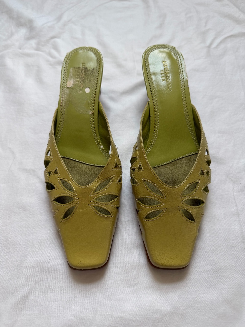 Vintage Liz Claiborne Leather Olive Green Eyelet Cutout Kitten Heel Mules - Picture 5 of 5